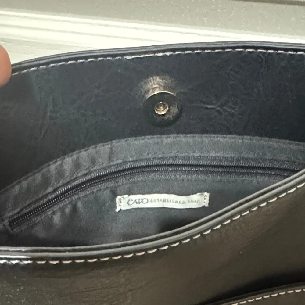 Cato Elegant Black Shoulder Bag